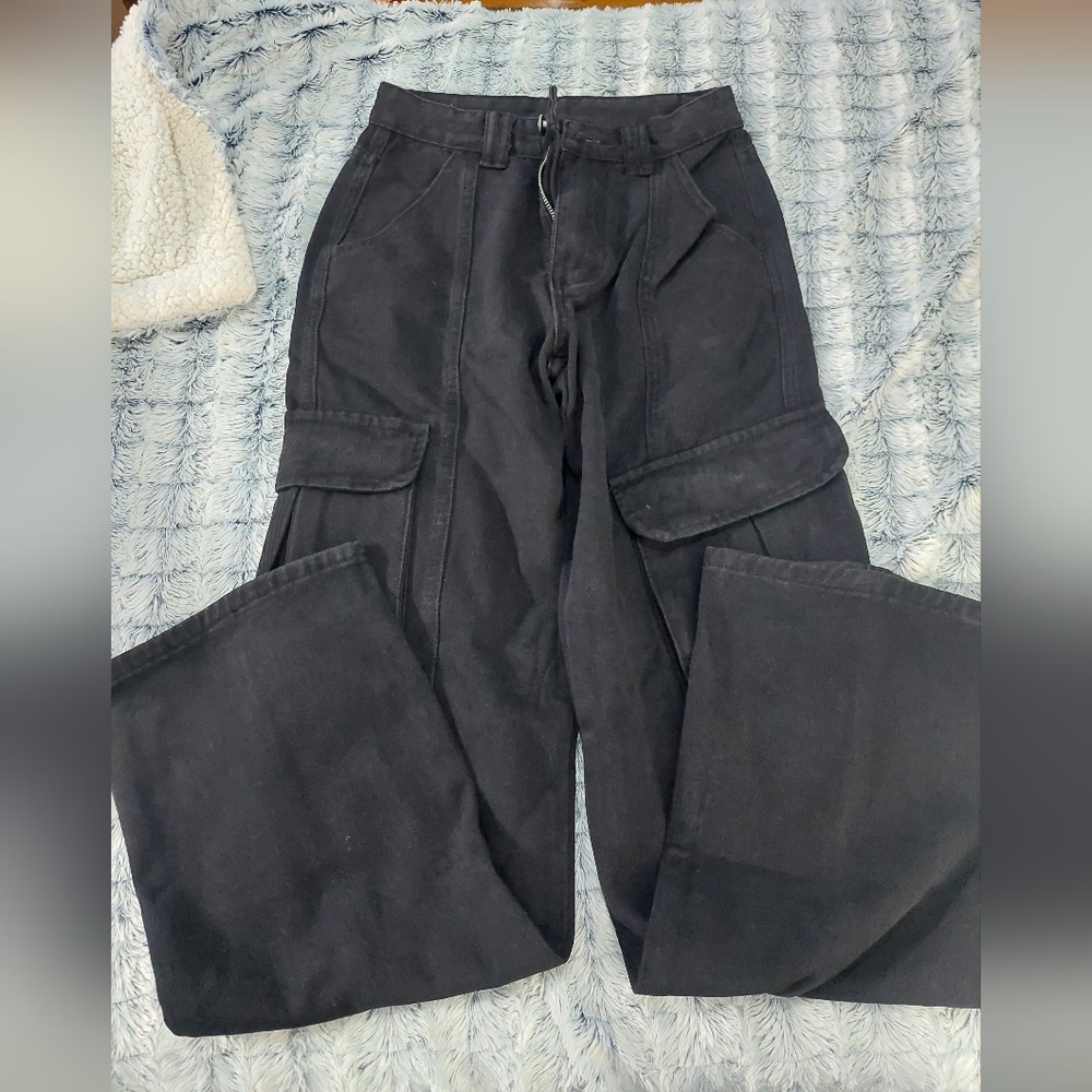 Wide‎ leg cargo jeans XS black